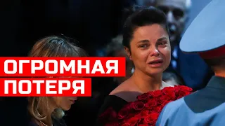 Слезы рекой... Всеми любимая певица скончалась...