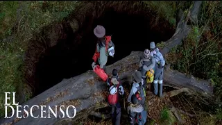 El Descenso: Entrada A La Cueva