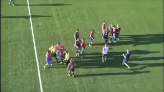 Капитан сборной КР по футболу бросил противника на прогиб прямо на поле