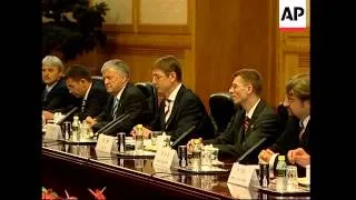 Hungarian, Chinese PMs hold talks