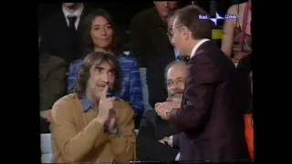 (2005). Sanremo '05: Ezio Vendrame polemizza con Gigi D'Alessio e Paolo Bonolis lo "calma".