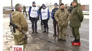 ОБСЄ повідомляє, що відведене бойовиками важке озброєння зникає з місця зберігання