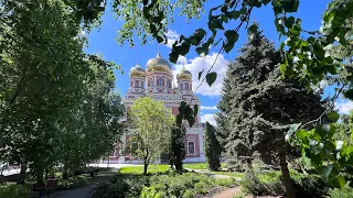 Митрополит Игнатий совершил чин умовения  ног в Покровском соборе города Саратова