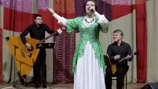 "Саратовские страдания" исполняет Мария Чичикина