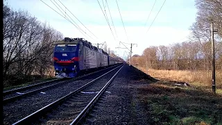 Електровоз ЧС8-031 з поїздом № 786 Київ - Шостка