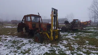 Mezőgazdasági gépek elhagyatva roncs
