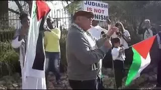 Ronnie Kasrils speaking at the #AlqudsDay Picket in Sandton, South Africa - 1 July 2016