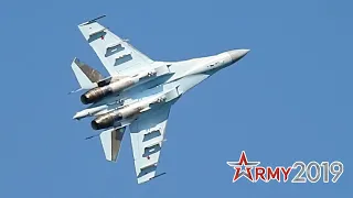 Су 35С. Русские пилоты отменили гравитацию. Форум "Армия-2019". Тренировка.