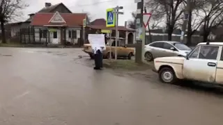 ОДИНОЧНЫЙ ПИКЕТ СУПРУГИ РИЗЫ ОМЕРОВА