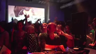 Sven Vath @ Boiler Room Berlín dropping Almuerzo Familiar