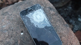 Краш-тест.iPhone 5s vs Кнопочный Ericsson