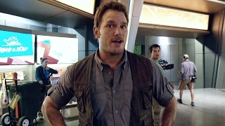 Chris Pratt's ‪‎Jurassic World‬ Journals: Slap Happy (HD)