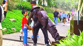 Look..!! What did they do, the ending made you laugh...!! Statue prank..!!!