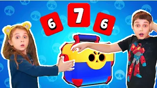 МЕГА ПОВЕЗЛО В БРАВЛ ПАСС Эдик и Элина открыли сундуки в Brawl Stars