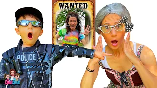 DeeDee and Matteo Police Chase Adventure | Funny Stories For Kids