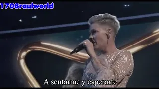 P!nk - Hopelessly Devoted To You (Cover) (Live American Music Awards 2022) (Traducida Al Español)