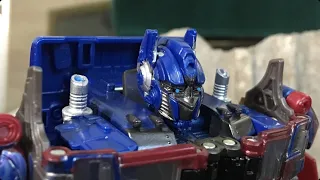 Transformers stopmotion)  Optimus vs Optimus/sentinel prime ( best with headphones )