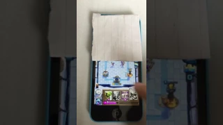 Clash royal: cover half of the screen? Still won? So weird.