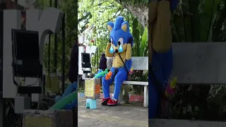 Cosplay Sonic LOOSES IT! | Street performer responds to no tip #cosplay  #shorts