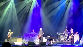 Crowded House: "Nails in My Feet" (May 6, 2023; Fox Theater; Oakland, CA)