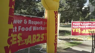 California lawmakers approve fast food workers bill