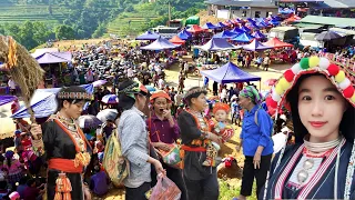 Viet Lam Market Vi Xuyen Ha Giang The Dao and Nung people here are very peaceful