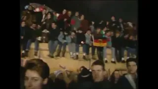 Pink Floyd - Another Brick In The Wall (Fall Of The Berlin Wall 09. November 1989)