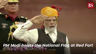 Watch: PM Modi hoists the National Flag at Red Fort