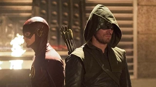 Stephen Amell Interview: Arrow / The Flash Crossover