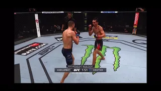 Max Holloway dodges 5 punches without looking and talking to commentators😳