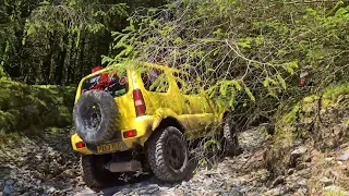 Suzuki Jimny vs Jeep Grand Cherokee Forest Offroad