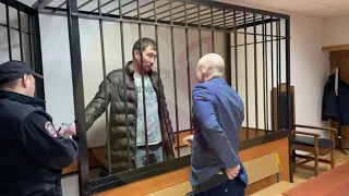 В Ленинский райсуд Саранска доставлен 28-летний Роман Чернов, подозреваемый в убийстве чемпиона ВМХ