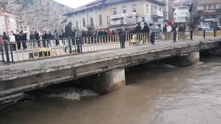 NİSAN YAĞMURLARI İLE ÇORUH NEHRİ COŞTU