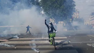 Протесты в Париже: столкновения, беспорядки, слезоточивый газ