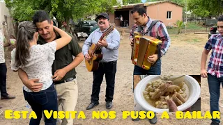 BIEN CONTENTOS CON LA VISITA QUE ASTA NOS PUSIMOS A BAILAR 🕺 al estilo sinaloa