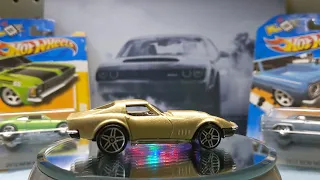 Hot Wheels Showcase No. 5, 1969 Chevrolet Corvette 427 from 2006 Hot Wheels "First editions" series