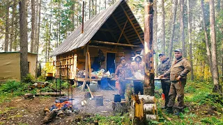 С МУЖИКАМИ В ЛЕСНОМ ДОМЕ #1  НЕЗНАКОМЫЕ ВЕЩИ В ИЗБЕ  РЫБАЛКА НА СЕТИ ОСЕНЬЮ  ЖИЗНЬ В ТАЙГЕ