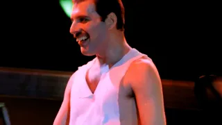 Queen - I Want To Break Free (Live in Budapest, July 27, 1986) (21:9 Aspect Ratio)