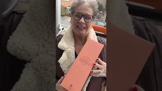 NON MUSLIM NEIGHBOUR WANTS TO GIFT MUSLIM A CHAMPAGNE BOTTLE FOR RAMADAN 👀😀 | SPEAKERS CORNER