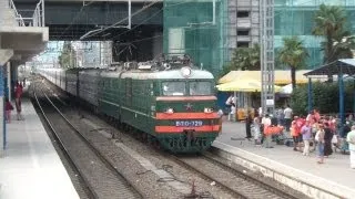 Прибытие ВЛ10-729 с поездом №115 Санкт-Петербург — Адлер