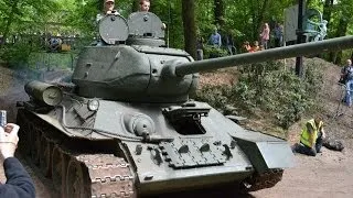 T34/85 on the move !! Militracks Overloon 2012