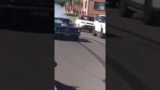 BLOWN MUSTANG AND FRIENDS PUTTING ON A SHOW - LEGLESS BURNOUTS