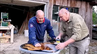 Harztische richtig polieren. Ich lerne vom Poliergott persönlich. www.harztische.de ACHTUNG Werbung.