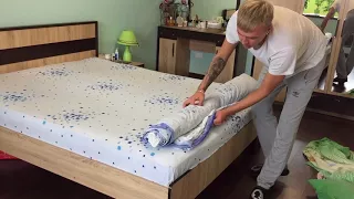 Как быстро заправить одеяло в пододеяльник. Duvet in the Duvet Cover in under 90 seconds!