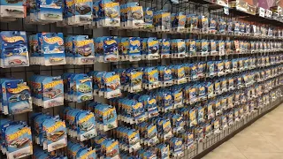 HotWheels Hunting! Wall FULL of Hot Wheels Cars! Digging for Diecast #01 #hotwheels #diecast