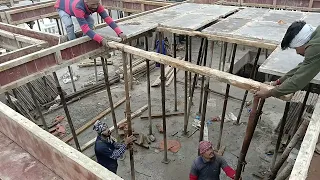 slabe shuttering work of construction workers