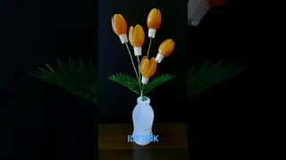 Bunga tulip dari sendok plastik