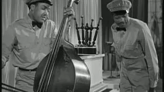 Hellzapoppin' (1941) - Slim Gaillard & Slam Stewart, the Harlem Congeroos