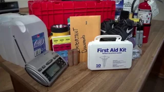 How to Prepare a Storm Emergency Kit