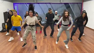 Flowers by Miley Cyrus | Choreography by @dareal08